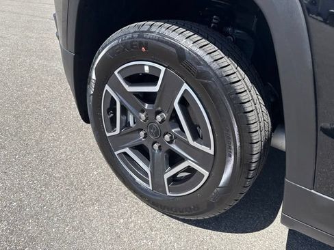 New 2026 Jeep Cherokee Laredo AWD/4WD image 9