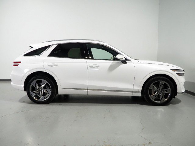 Used 2025 Genesis Electrified GV70 AWD Advance image 5