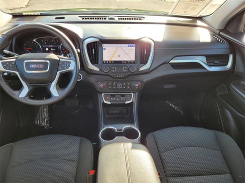 Used 2022 GMC Terrain SLE w/ Driver Convenience Package image 10