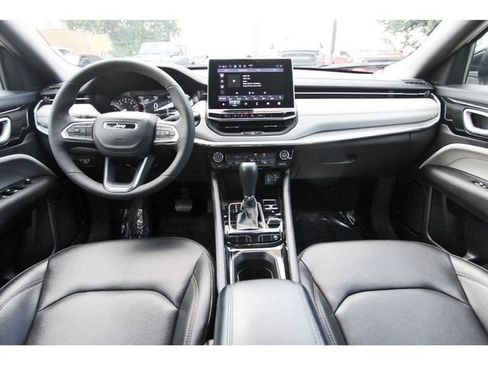 Used 2024 Jeep Compass Limited AWD/4WD image 8