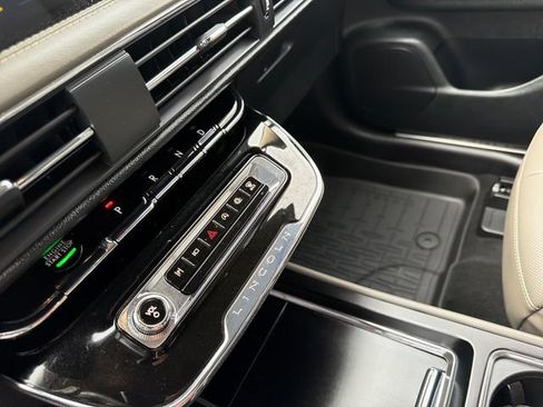 Used 2025 Lincoln Corsair AWD w/ Equipment Group 101A image 29