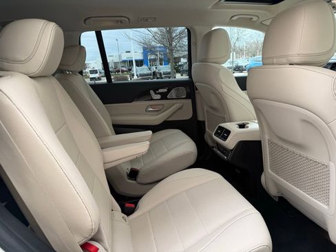 Used 2022 Mercedes-Benz GLS 450 4MATIC w/ Warmth & Comfort Package image 34