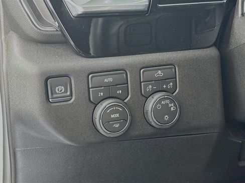 Used 2026 Chevrolet Silverado 1500 LT AWD/4WD image 10