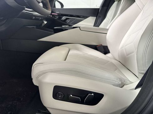 New 2026 BMW 530i xDrive image 12