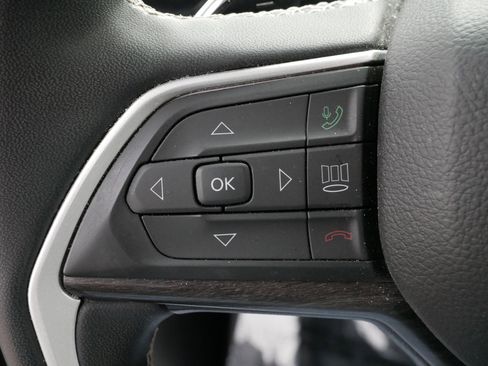 Used 2023 Jeep Grand Cherokee L Limited w/ Black Appearance Package image 26