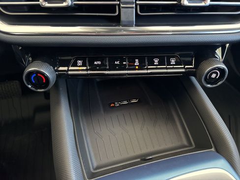 New 2026 Chevrolet Equinox EV LT image 26