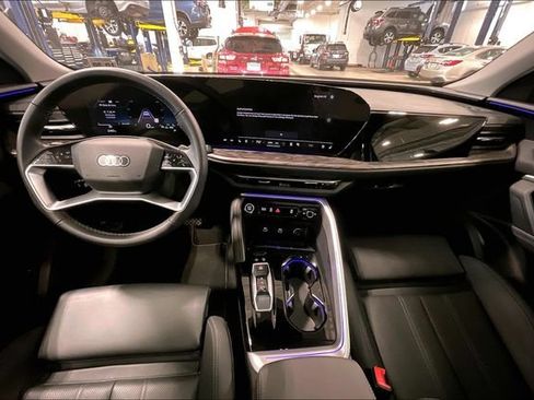 Certified 2025 Audi Q5 Premium Plus w/ Premium Plus AWD/4WD image 15