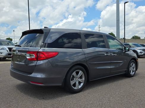 Used 2018 Honda Odyssey EX image 3