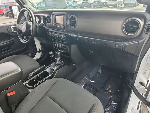 Used 2018 Jeep Wrangler Unlimited Sport S image 28