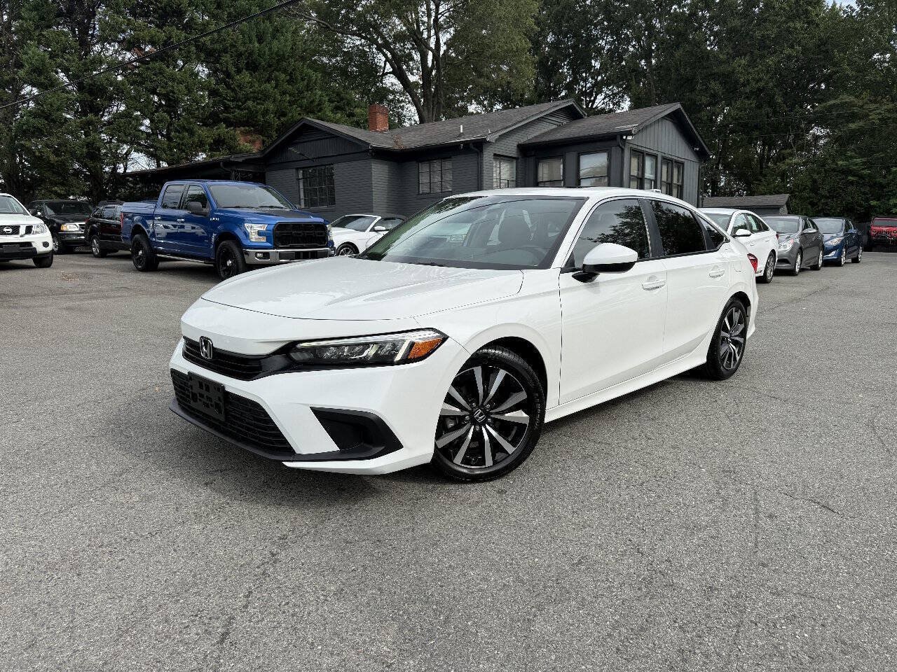Used 2024 Honda Civic EX image 1