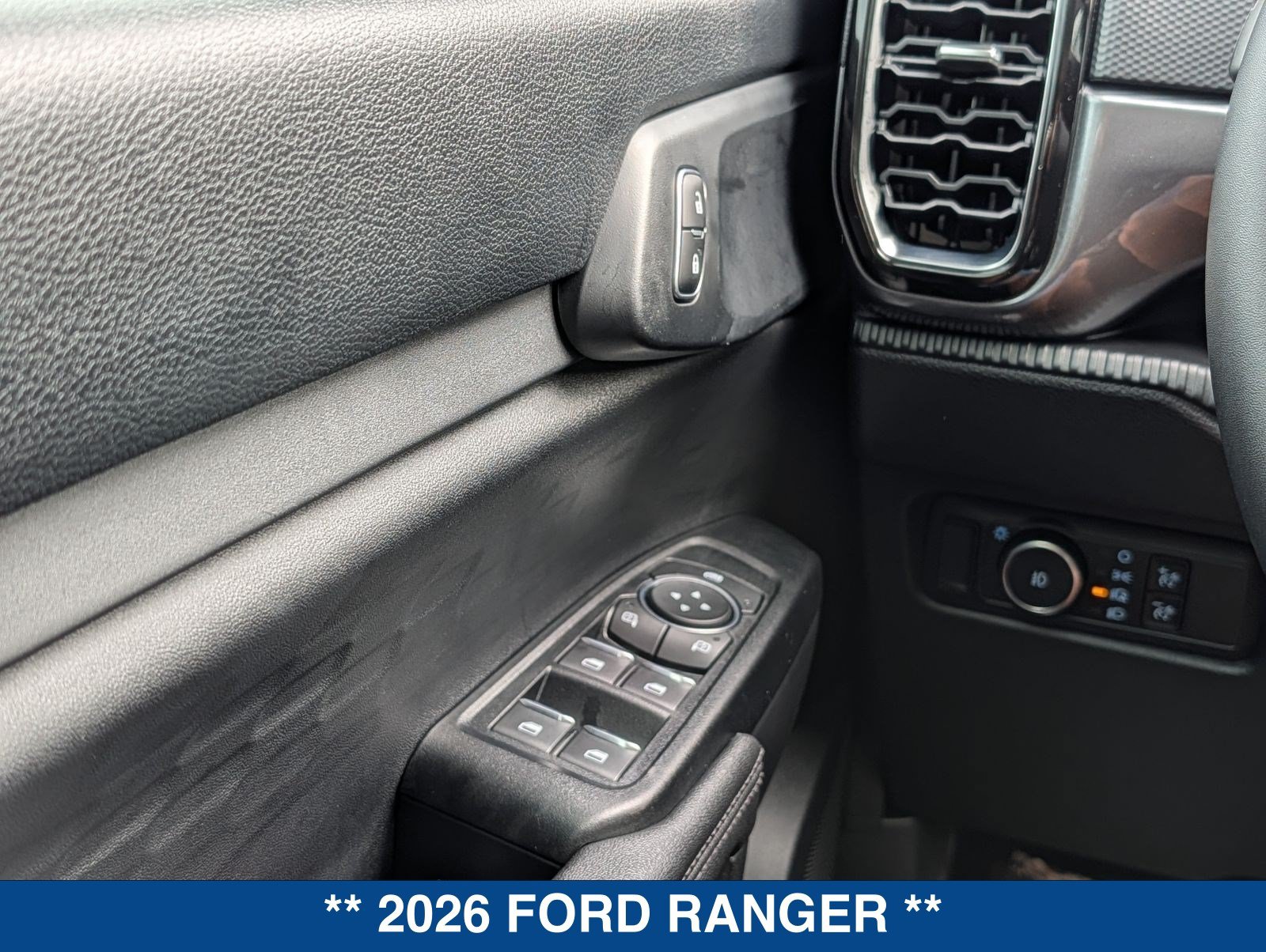 New 2026 Ford Ranger XLT w/ Black Appearance Package RWD image 25
