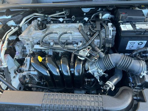 Used 2020 Toyota Corolla LE FWD image 35