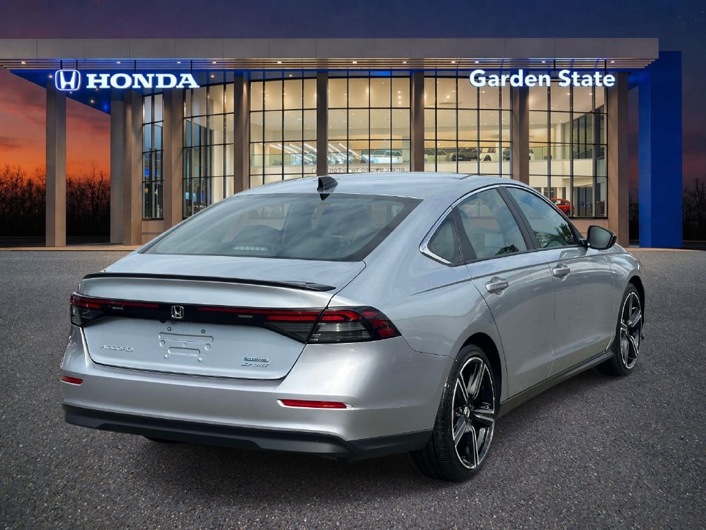 Used 2024 Honda Accord Sport image 4