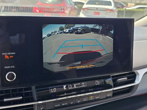 Certified 2026 Toyota Sienna XLE FWD image 30