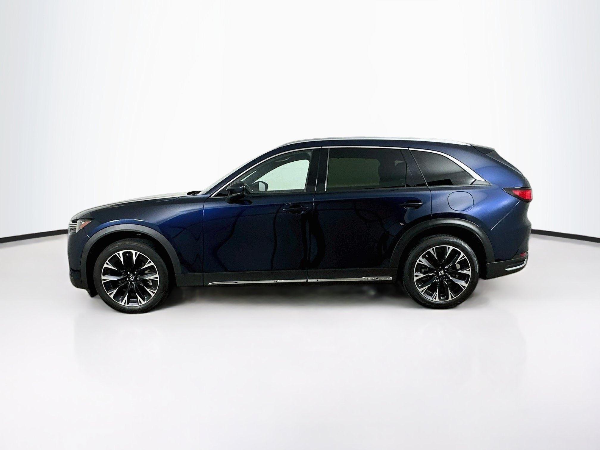 Used 2024 MAZDA CX-90 Plug-In Hybrid w/ Premium Plus AWD/4WD image 4