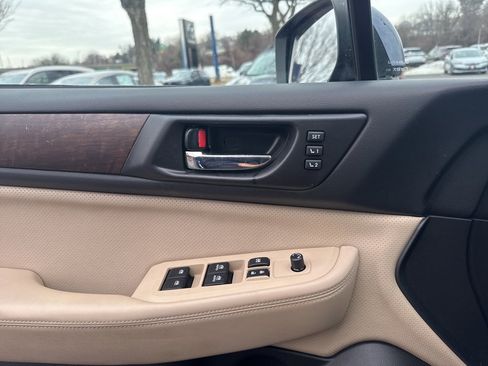 Used 2015 Subaru Outback 3.6R Limited image 18