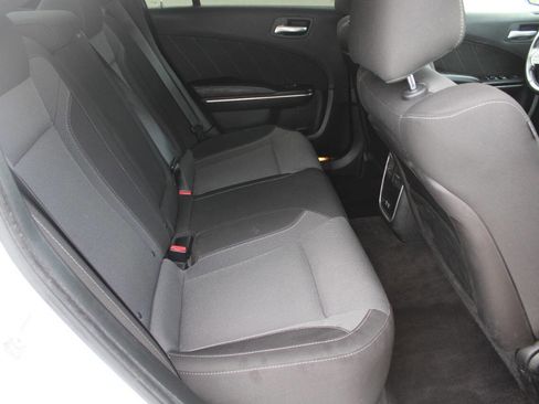 Used 2016 Dodge Charger SXT image 6