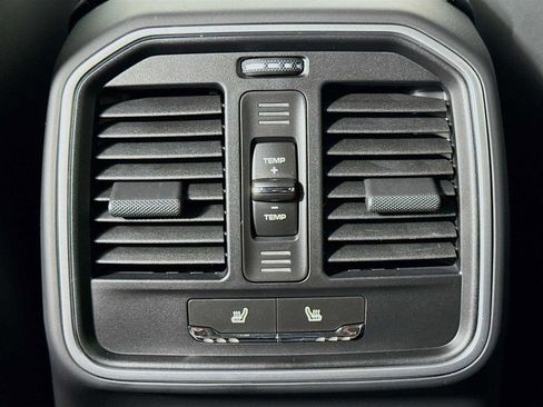 New 2026 Porsche Macan image 27