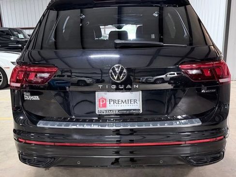 Used 2022 Volkswagen Tiguan SE R-Line AWD/4WD image 4