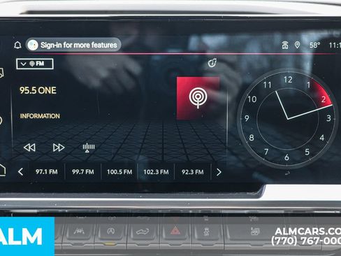 Used 2025 GMC Sierra 1500 SLT AWD/4WD image 39