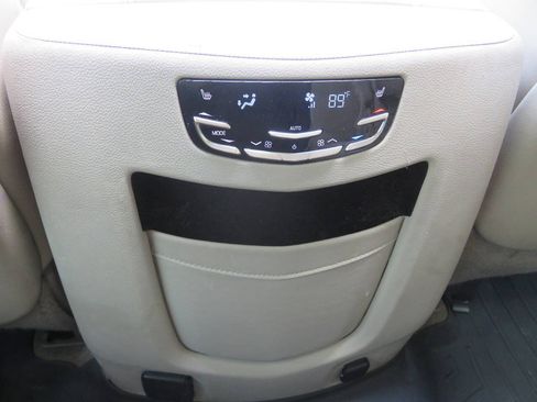 Used 2015 Cadillac Escalade Luxury AWD/4WD image 21