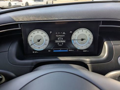 Used 2023 Hyundai Santa Cruz SEL Premium image 24