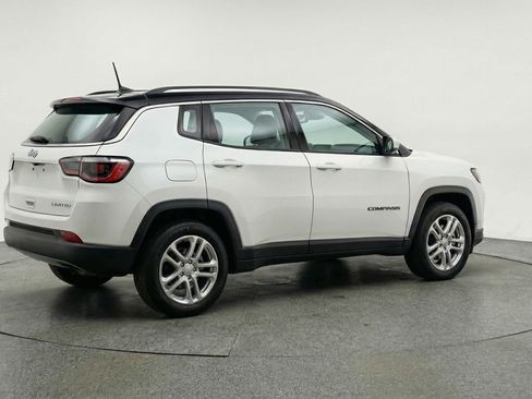 Used 2025 Jeep Compass Limited AWD/4WD image 9