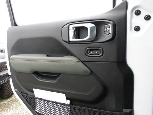 New 2026 Jeep Gladiator Mojave image 16