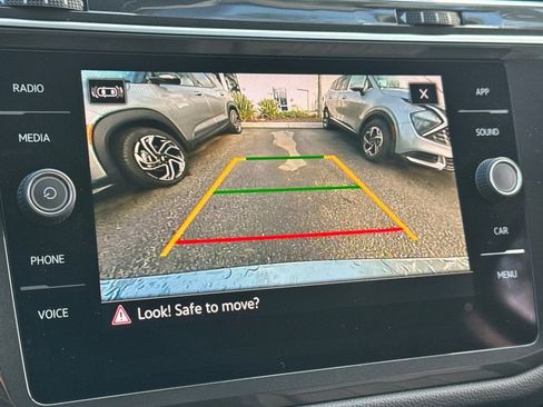 Used 2023 Volkswagen Tiguan SE image 23