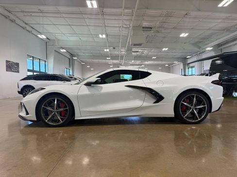 Used 2021 Chevrolet Corvette Stingray Preferred Cpe w/ Z51 Performance Package RWD image 31