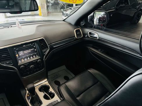 Used 2016 Jeep Grand Cherokee Overland AWD/4WD image 46