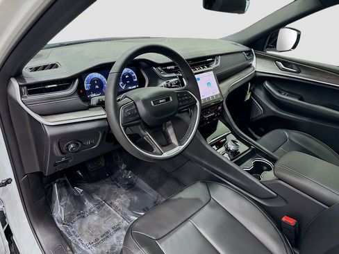 New 2025 Jeep Grand Cherokee L Limited w/ Black Appearance Package image 24