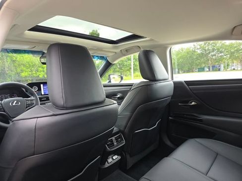 Used 2024 Lexus ES 350 w/ Premium Package FWD image 18