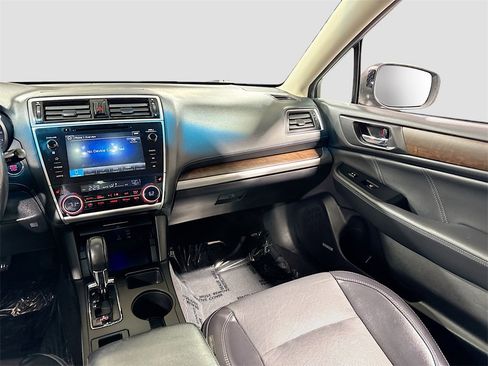 Used 2018 Subaru Outback 3.6R Limited w/ Popular Package #2 image 24