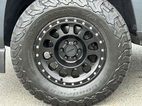 Used 2020 Chevrolet Colorado LT w/ LT Convenience Package image 29