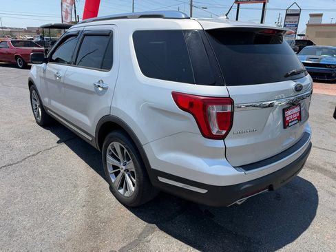 Used 2018 Ford Explorer Limited FWD image 3