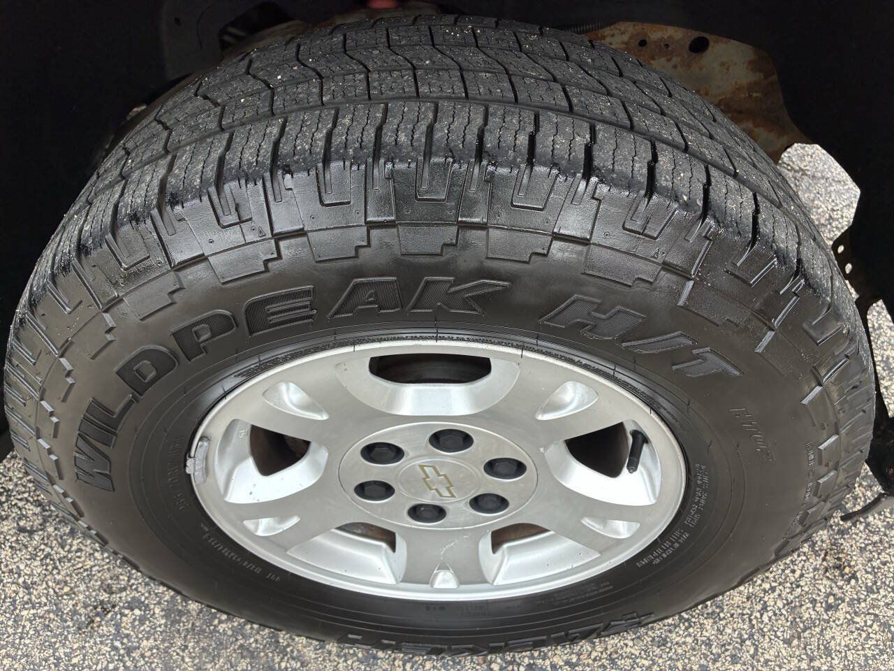 Used 2005 Chevrolet Avalanche Z71 w/ Preferred Equipment Group AWD/4WD image 27