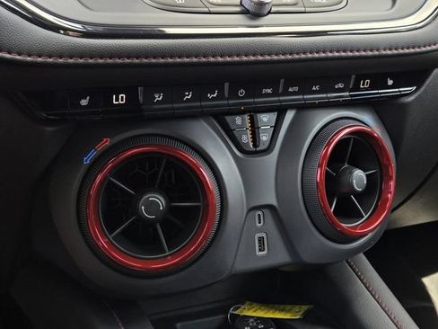 Used 2025 Chevrolet Blazer RS FWD image 31