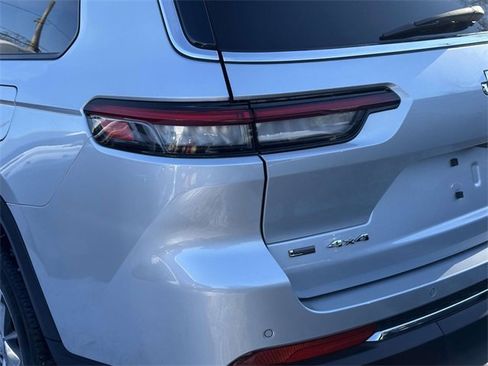 Certified 2022 Jeep Grand Cherokee L Limited image 7
