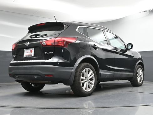 Used 2018 Nissan Rogue Sport SV w/ SV Technology Package image 25