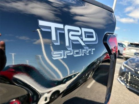 Used 2025 Toyota Tacoma TRD Sport image 22
