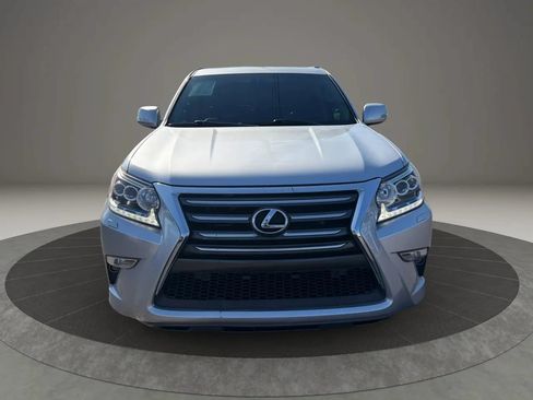 Used 2017 Lexus GX 460 Luxury w/ Preferred Accessory Package AWD/4WD image 8