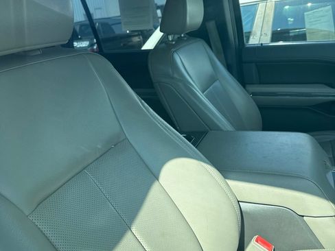 Used 2021 Ford Expedition XLT AWD/4WD image 3