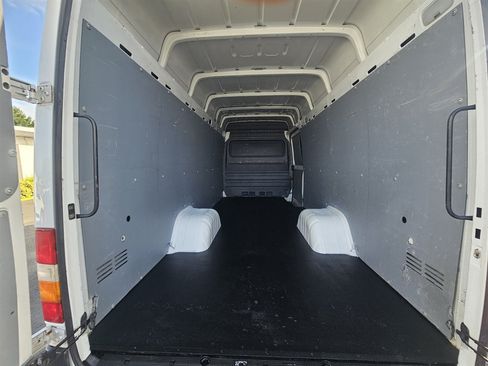 Used 2005 Dodge Sprinter 3500 w/ Cargo Group I RWD image 15