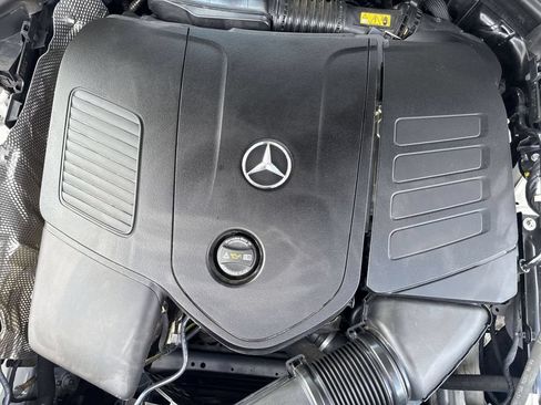 Used 2024 Mercedes-Benz GLC 300 4MATIC image 31