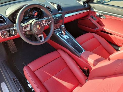 Used 2024 Porsche 718 Cayman RWD image 16