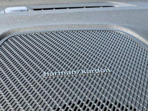 New 2026 Volvo XC60 B5 Plus w/ Climate Package image 15