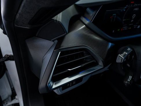 Used 2024 Audi e-tron GT Prestige image 36