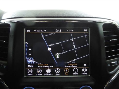 Used 2018 Jeep Grand Cherokee Laredo image 16