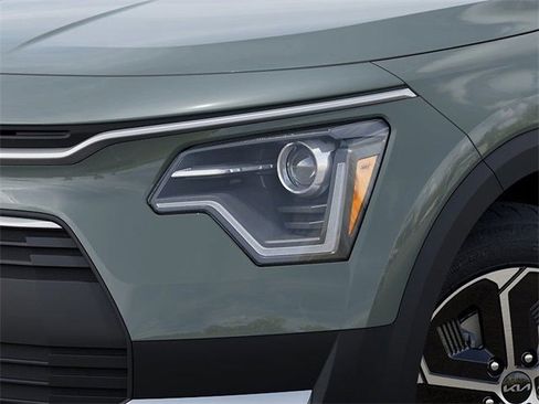 New 2025 Kia Niro EX image 10